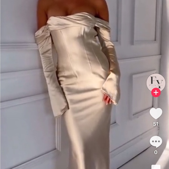 Meshki Giselle Off Shoulder Dress- Tags On - Picture 3 of 6